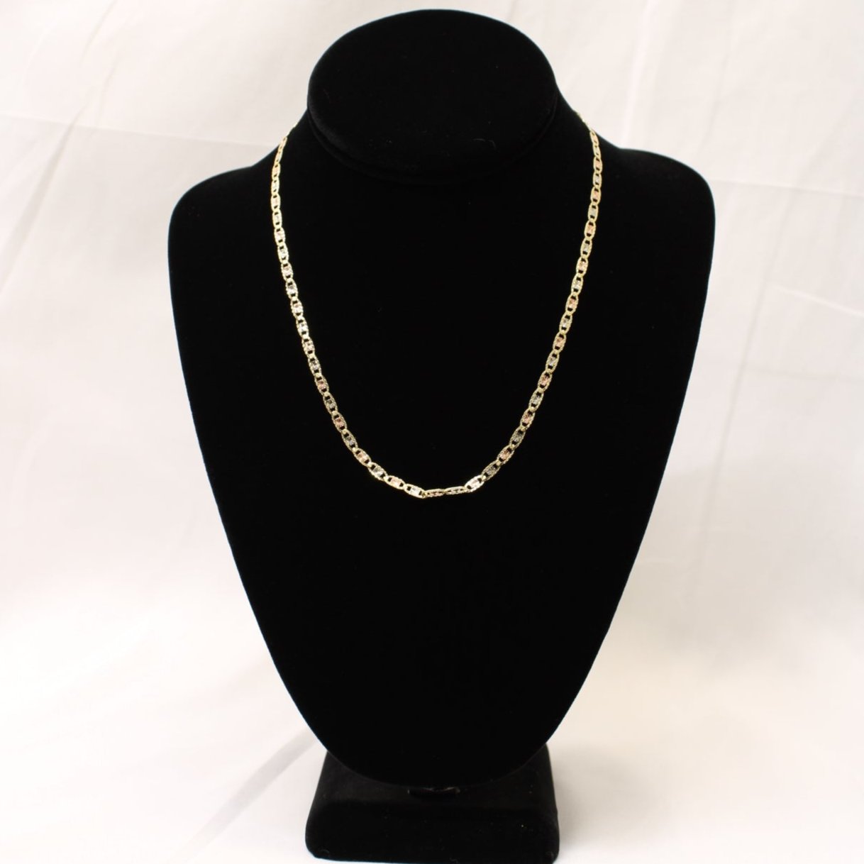 10K Tri-Color Star Valentino Chain 20 inch